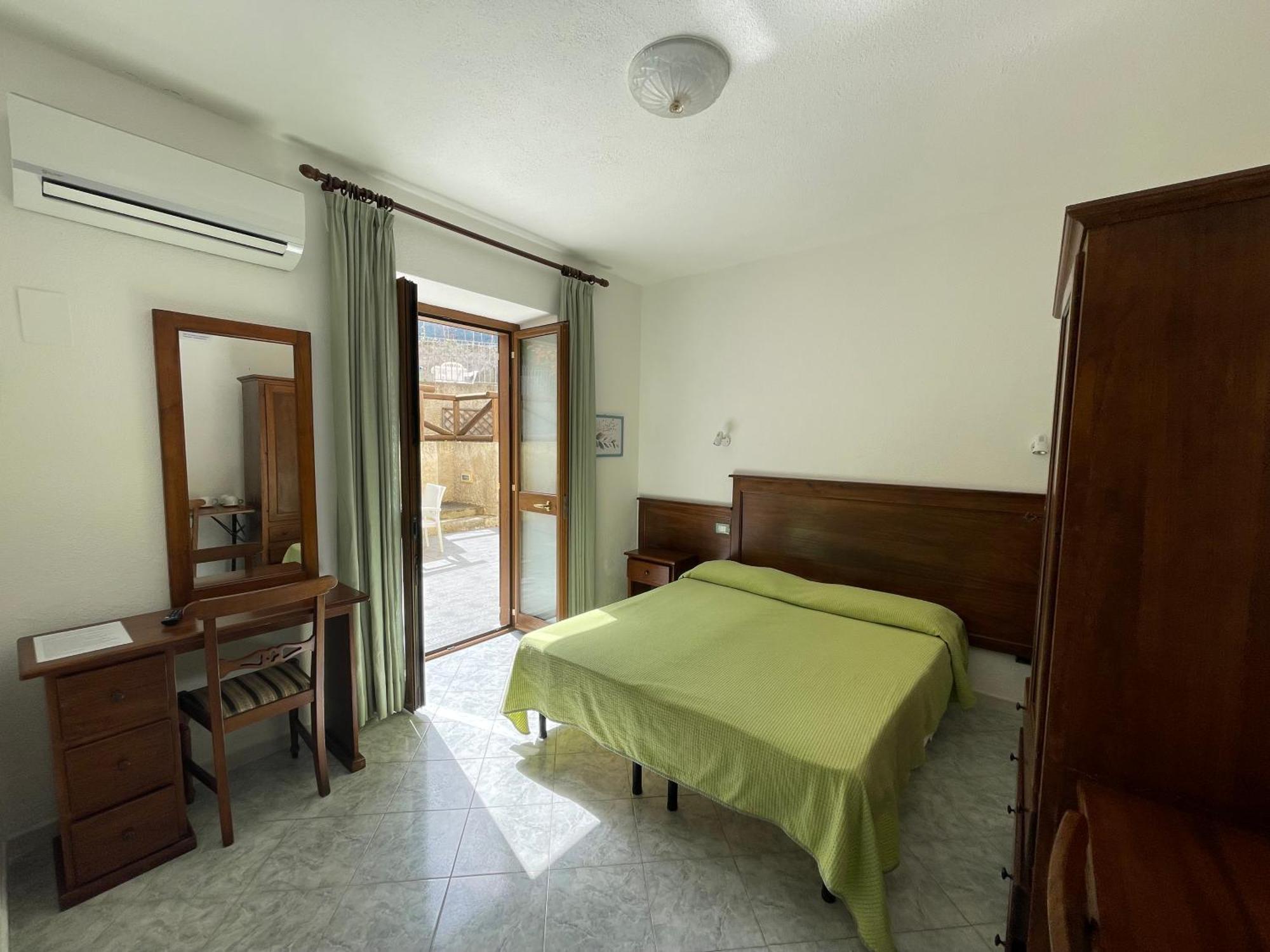 Residence Andrea A Mare Форио Экстерьер фото