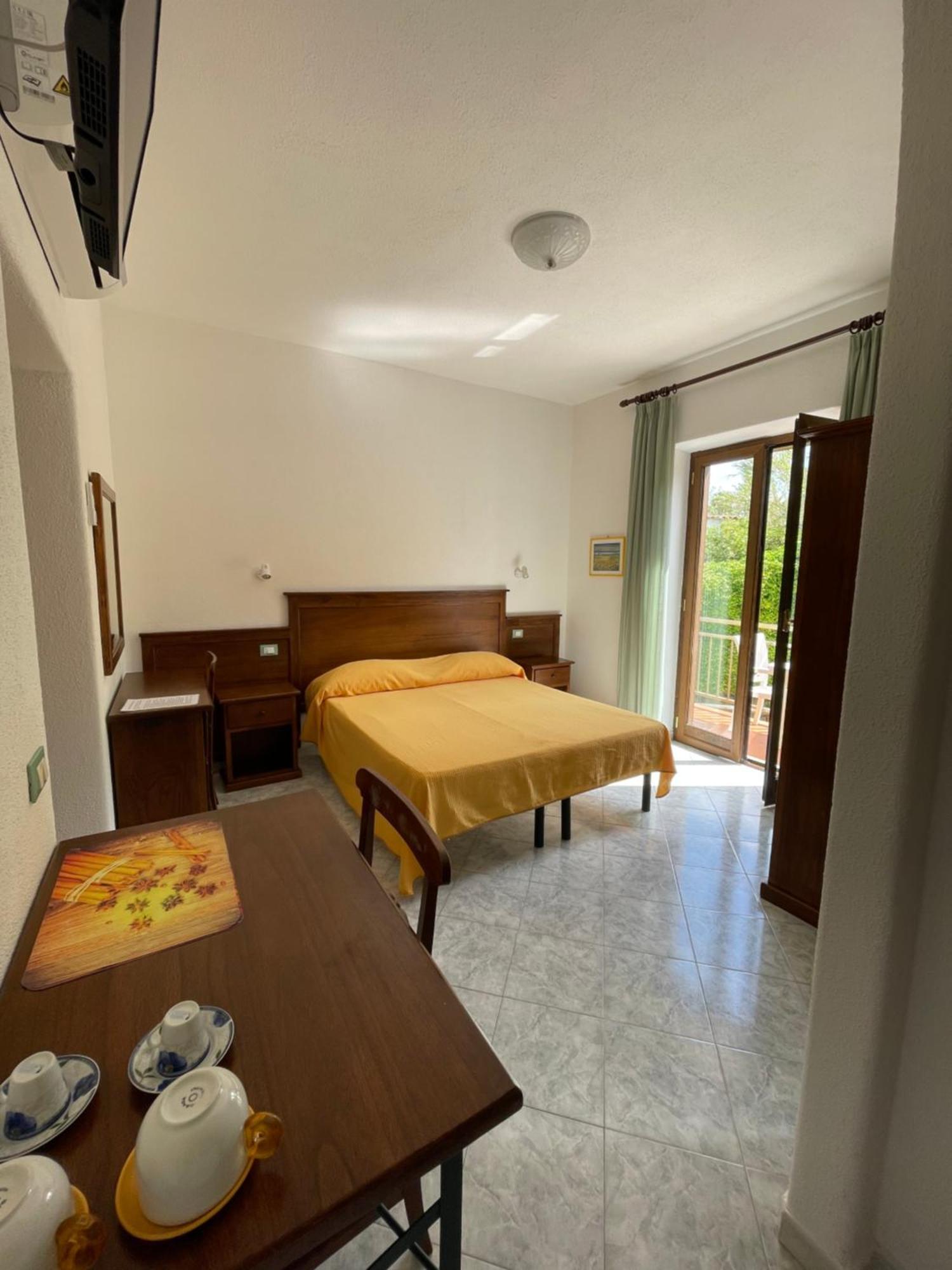 Residence Andrea A Mare Форио Экстерьер фото