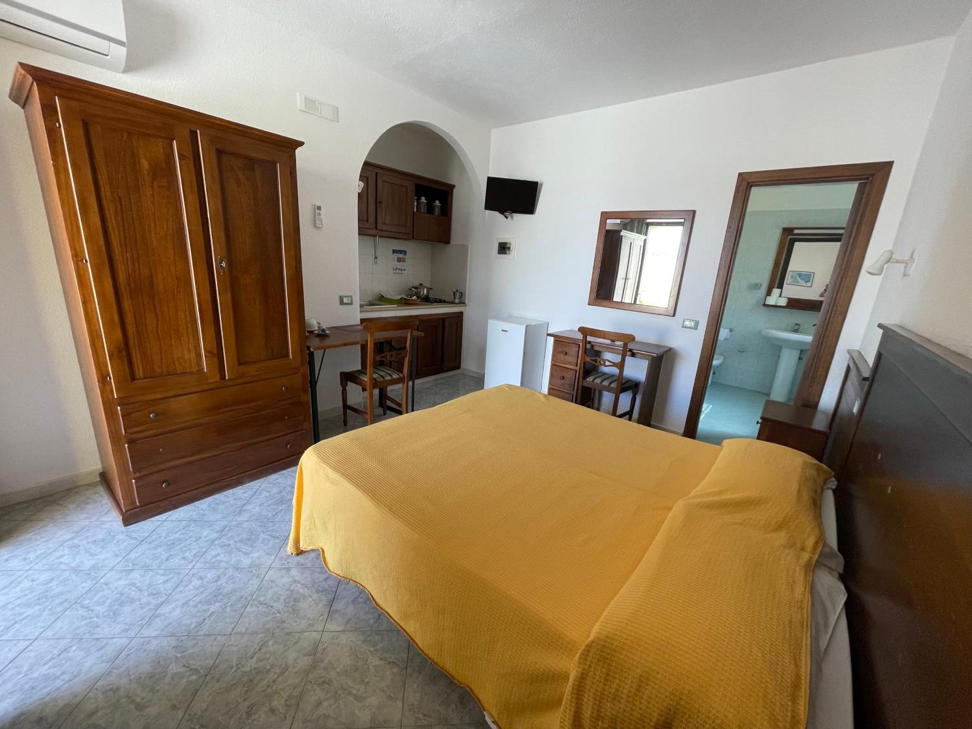 Residence Andrea A Mare Форио Экстерьер фото