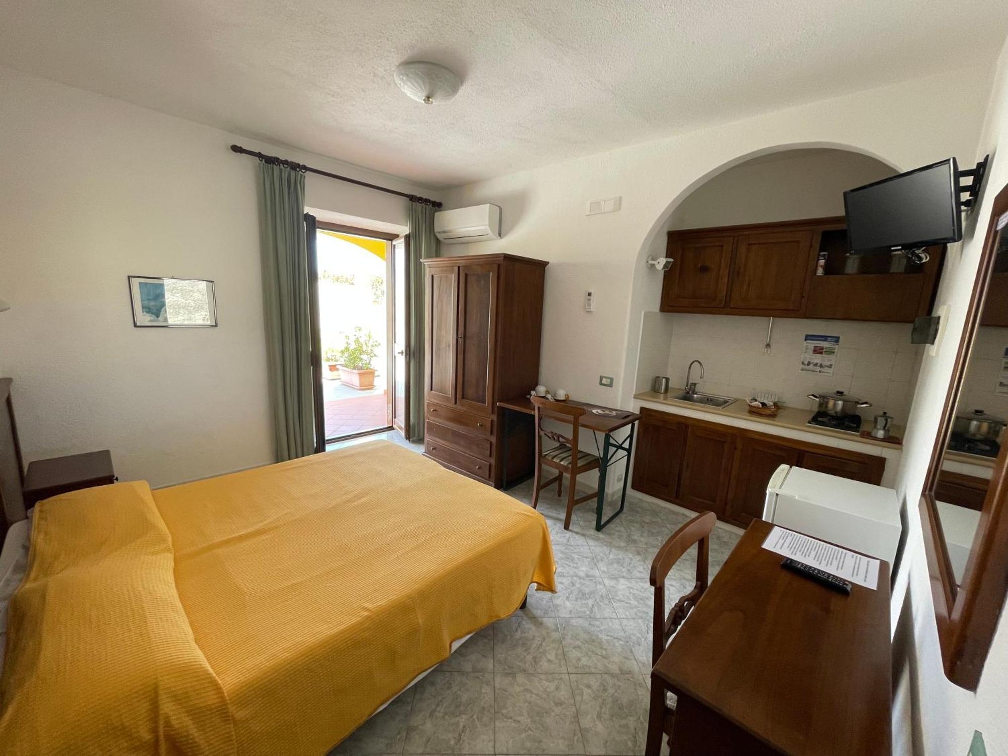 Residence Andrea A Mare Форио Экстерьер фото